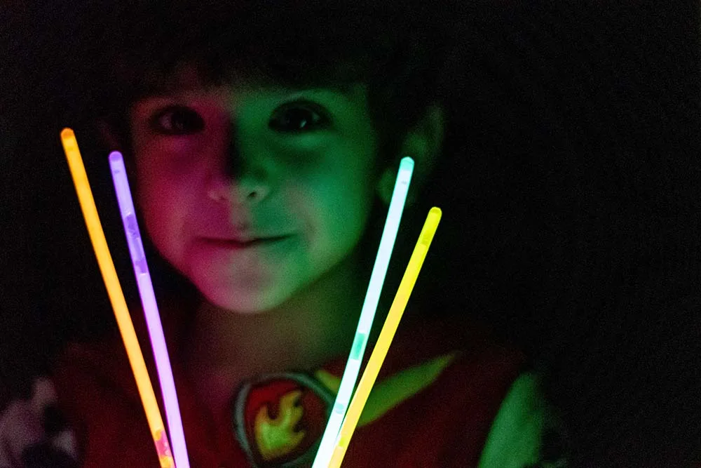 girl with glow sticks